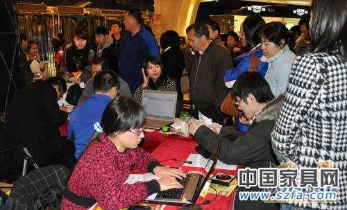 售券活動現(xiàn)場 售券活動現(xiàn)場