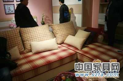 家具業(yè)80后時代來臨 造型時尚花樣百出看點多 家具業(yè)80后時代來臨 造型時尚花樣百出看點多