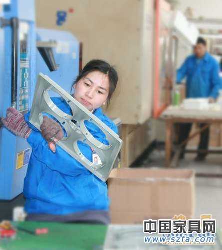 家居業(yè)一線勞動(dòng)者 家居業(yè)一線勞動(dòng)者