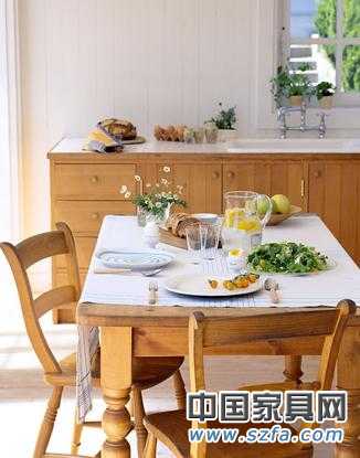 賣場(chǎng)高租金轉(zhuǎn)嫁消費(fèi)者 家具廠商紛紛轉(zhuǎn)型&ldquo;觸網(wǎng)&rdquo;