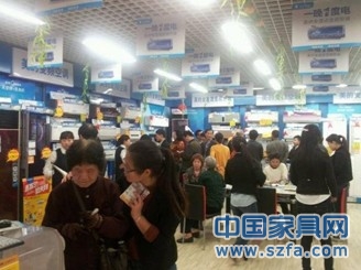 （美的空調(diào)“一晚1度電”ECO節(jié)能系列賣(mài)場(chǎng)受歡迎）