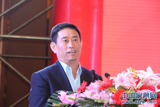 中國(guó)家具協(xié)會(huì)理事長(zhǎng)朱長(zhǎng)嶺