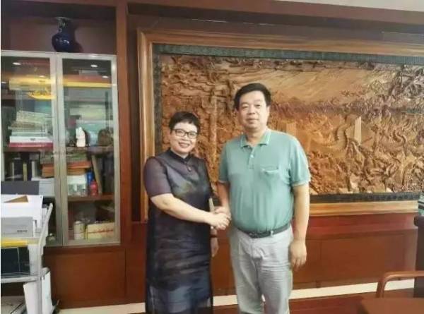 居然簡愛<em></em>
強強聯(lián)合