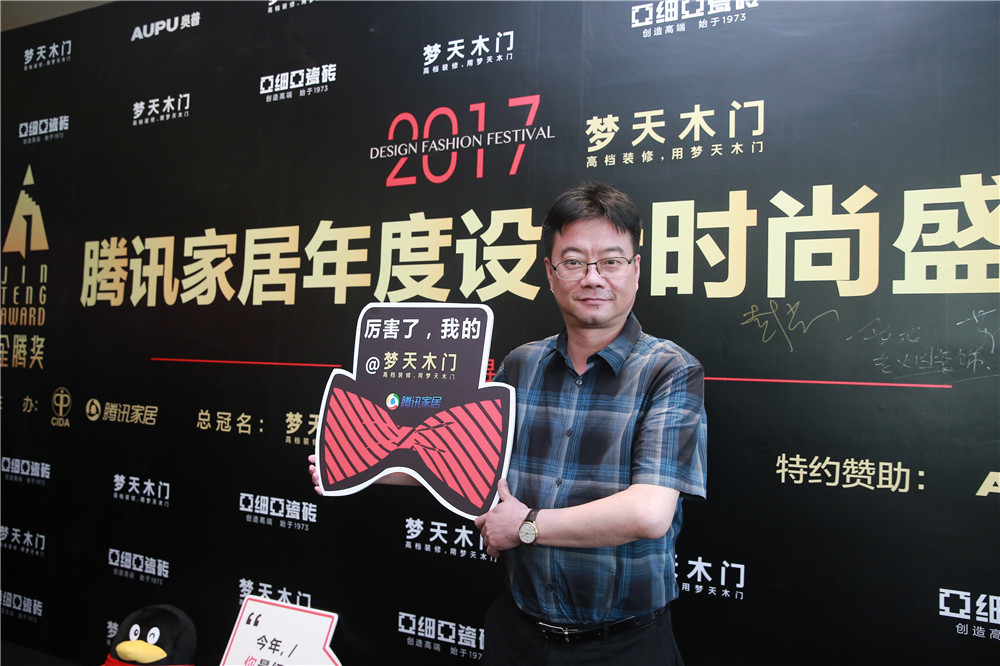 劉_副本.jpg 劉_副本.jpg